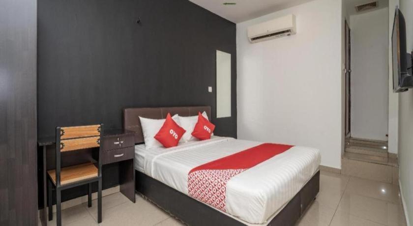 Oyo 1167 Rest And Go Hotel Κλάνγκ Εξωτερικό φωτογραφία