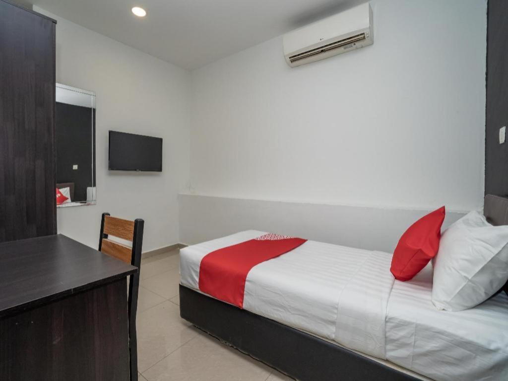 Oyo 1167 Rest And Go Hotel Κλάνγκ Εξωτερικό φωτογραφία