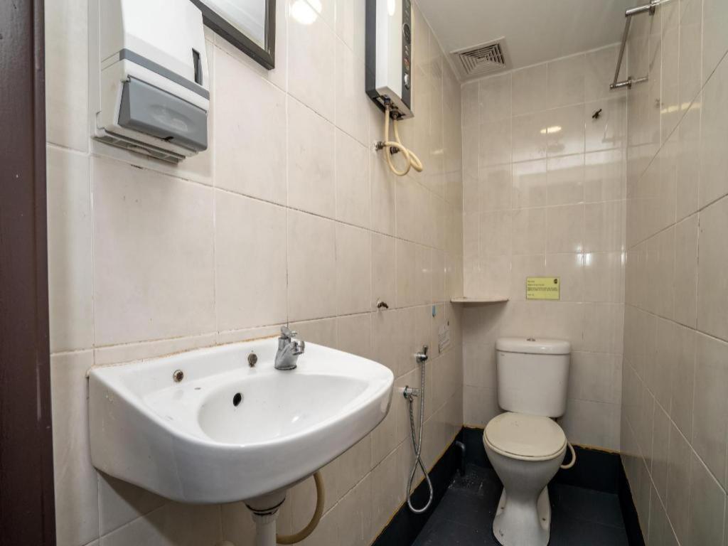 Oyo 1167 Rest And Go Hotel Κλάνγκ Εξωτερικό φωτογραφία