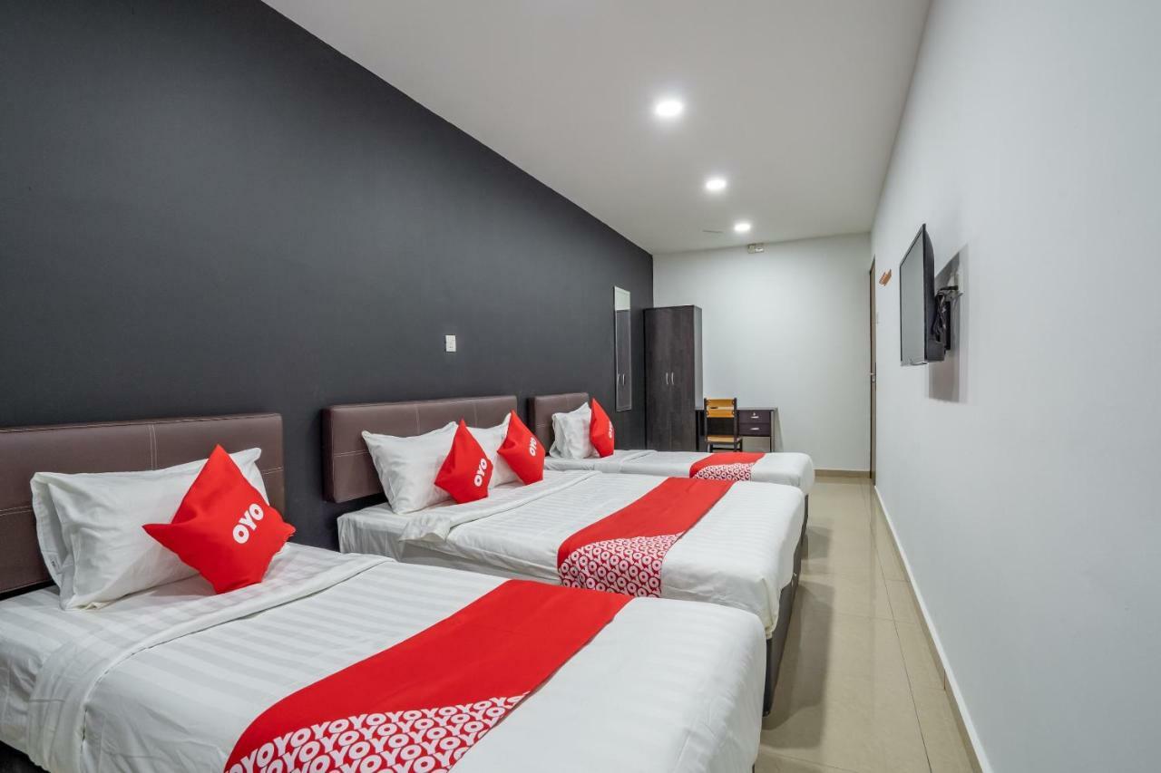 Oyo 1167 Rest And Go Hotel Κλάνγκ Εξωτερικό φωτογραφία