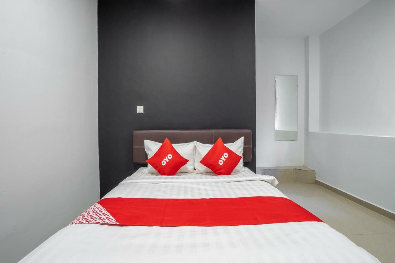 Oyo 1167 Rest And Go Hotel Κλάνγκ Εξωτερικό φωτογραφία